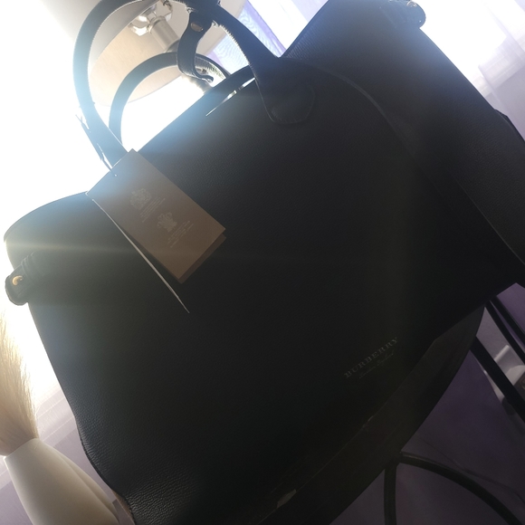 Burberry authentic bag - Picture 5 of 12